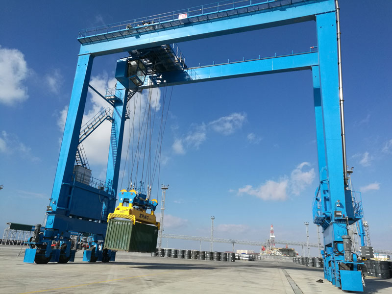 Rubber tyred gantry crane